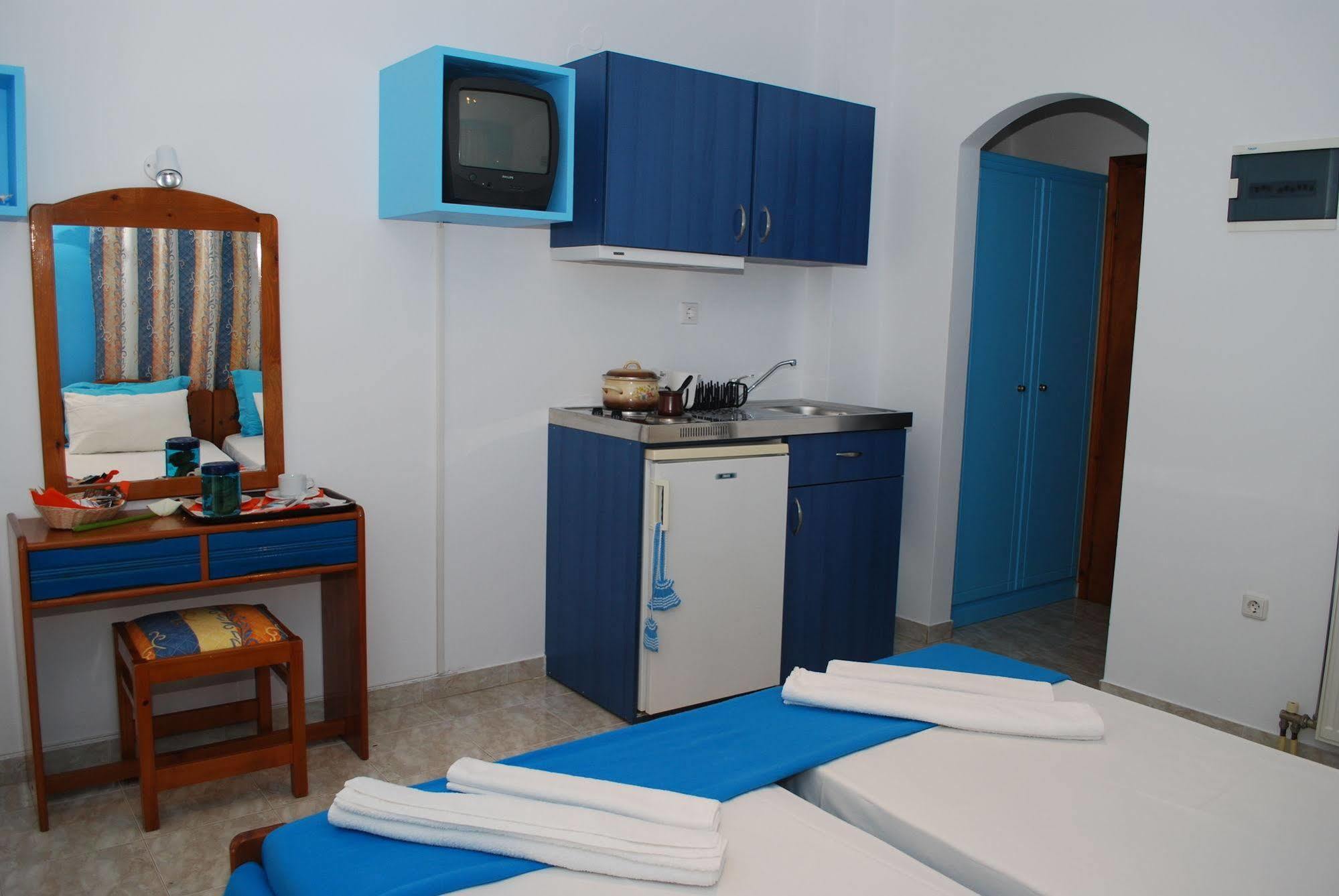 To Steno Kamares  Bagian luar foto